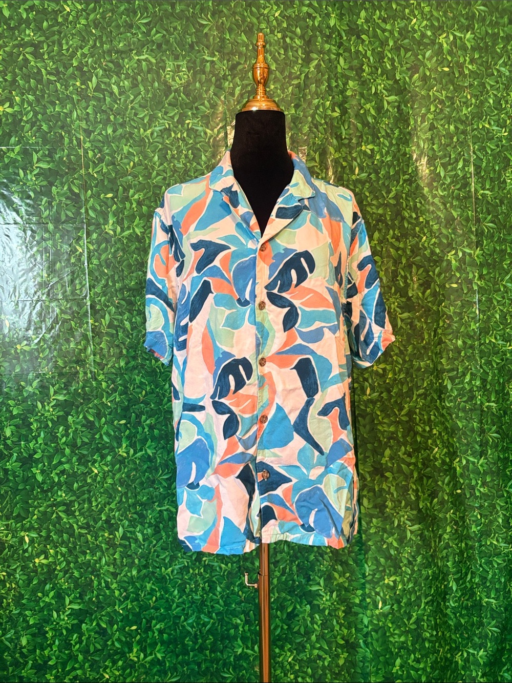 Old Navy Short-Sleeve Button-Down Shirt in Blue & Coral Leaf Print